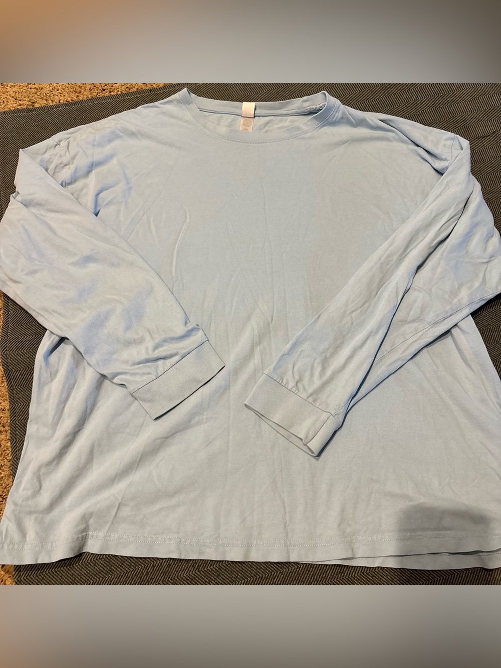 Men's Light Blue Long-Sleeve Crewneck Shirt